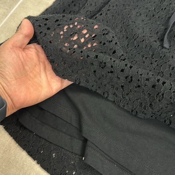 Lou & Grey black casual pull on lined skirt with lace type overlay - Picture 6 of 6